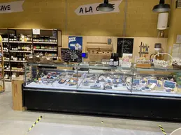 510-biocoop-montelimar-montelibio-magasin-bio-fromage-coupe-service-traditionnel-traiteur.webp